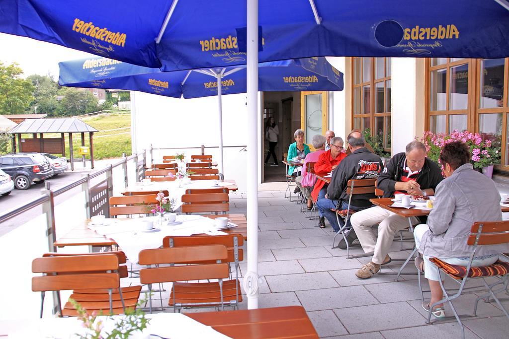 Hotel-Gasthof Zum Oberen Wirt Regen Esterno foto