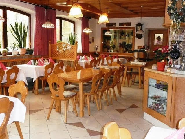 Hotel-Gasthof Zum Oberen Wirt Regen Esterno foto