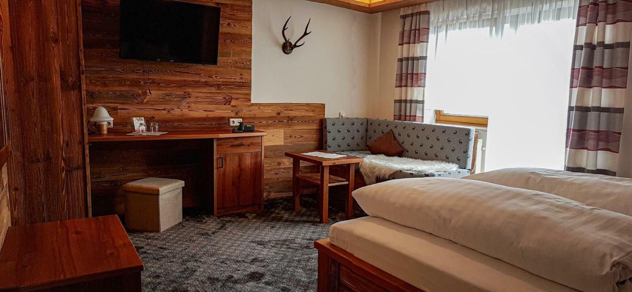 Hotel-Gasthof Zum Oberen Wirt Regen Esterno foto